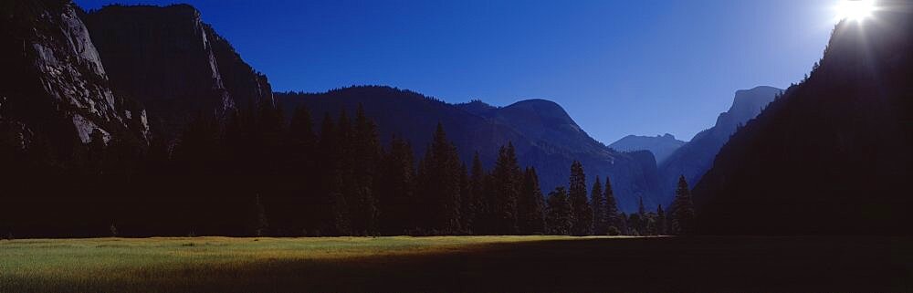 Silhouette of mountains, Yosemite Valley, Californian Sierra Nevada, California, USA