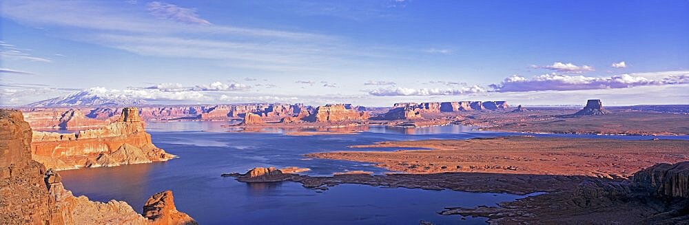 View fr Utah Lake Powell AZ USA