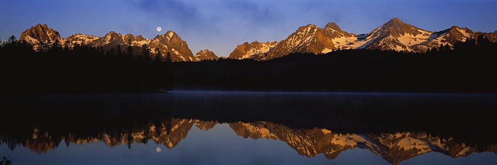 Reflection of mountains on Little Redfish Lake, Sawtooth Mountain, Sawtooth National Recreation Area, Idaho, USA