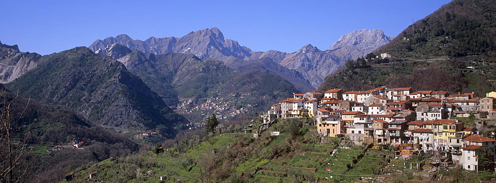 Village of Parania, near Massa, in Apuane Alps, with Carrara marble quarries in distance, Tuscany, Italy, Europe