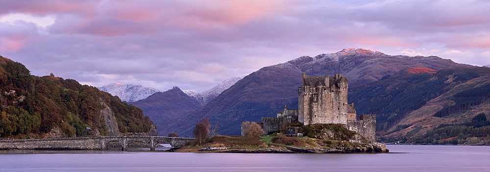 Eilean Donan Castle, Dornie, Lochalsh, Highland region, Scotland, United Kingdom, Europe