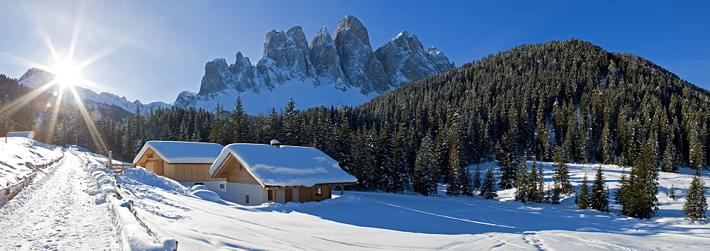 Winter landscape, Le Odle Group with Geisler Spitzen, 3060m, Val di Funes, Dolomites, Trentino-Alto Adige, South Tirol (Tyrol), Italy, Europe