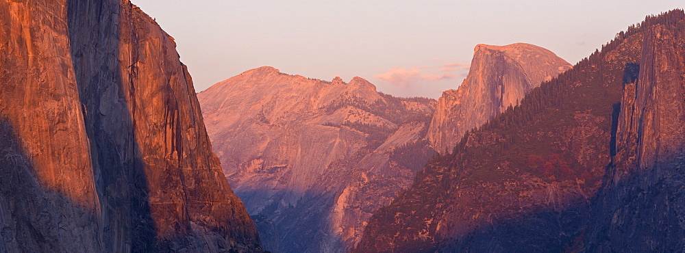 El Capitan and Half Dome at sunset, from Tunnel View, Yosemite Valley, Yosemite National Park, UNESCO World Heritage Site, California, United States of America, North America