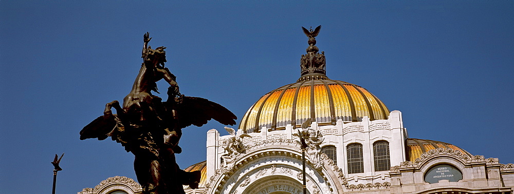 Palacio de Bellas Artes, opera house known for its extravagant Beaux Arts exterior, Mexico City, Mexico, North America