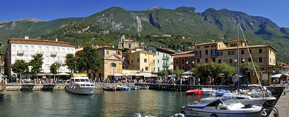 Harbour of Malcesine, Lake Garda, Veneto, Venetia, Italy, Europe
