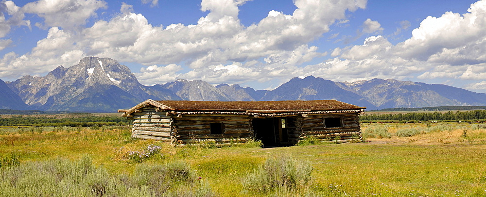 Historic Site, Cunningham Cabin Historic Ranch, Willow Flats off the Teton Range, Mount Moran, Grand Teton National Park, Wyoming, United States of America, USA