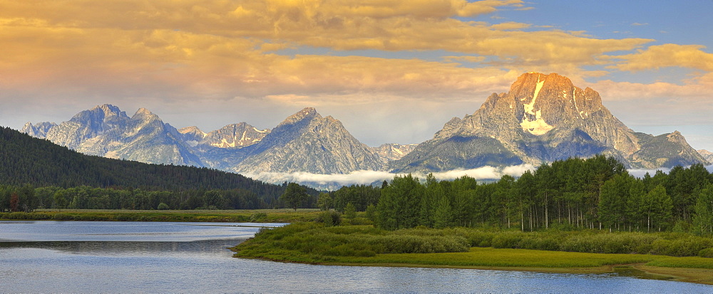 Oxbow Bend, Snake River bend, in front of the Teton Range with Mount Moran, Grand Teton National Park, Wyoming, United States of America, USA