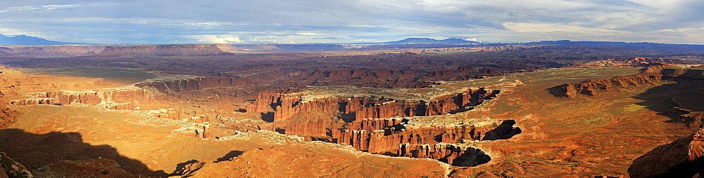 Panoramic view, sunset at the Grand View Point Overlook, Canyonlands National Park, Utah, USA