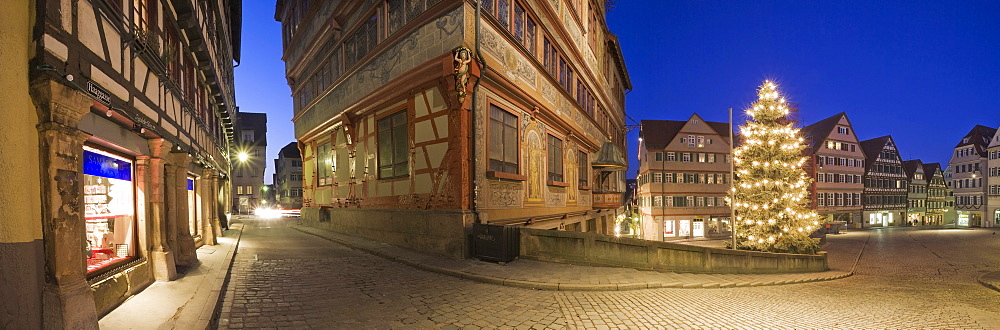 Market place with town hall at Christmas time, Tuebingen, Baden-Wuerttemberg, Germany, Europe