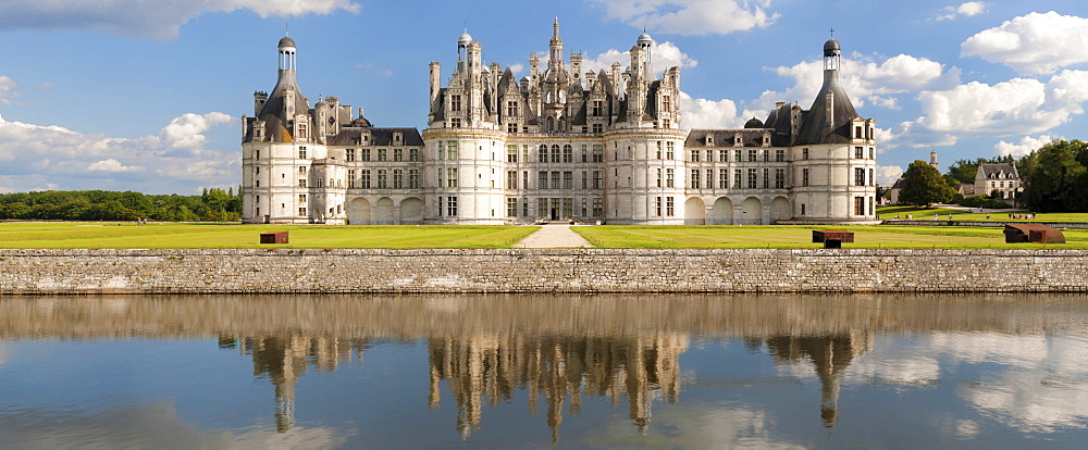 North facade with moat, Chateau de Chambord castle, Chambord, Departement Loir-et-Cher, Region Central, France, Europe