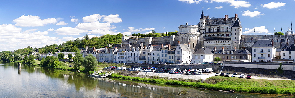 Old town with castle, Amboise, Department Indre-et-Loire, Region Centre, France, Europe