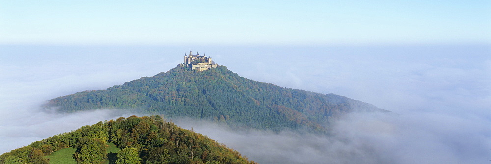 Hohenzollern Castle in autumn, Zollernalb district, Swabian Alps, Baden-Wuerttemberg, Germany, Europe