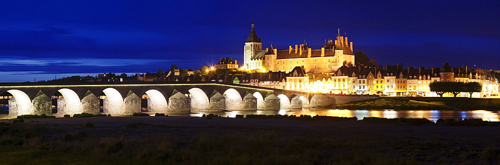 Town of Gien with Chateau de Gien and the Loire Bridge, Loiret, Loire Valley, France, Europe