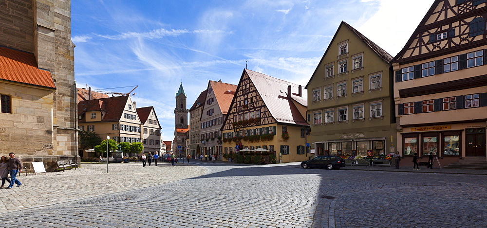 Weinmarkt square and St. George's Minster on the left, Dinkelsbuehl, administrative district of Ansbach, Middle Franconia, Bavaria, Germany, Europe