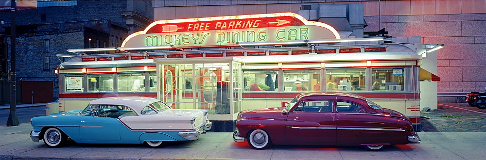 Diner with vintage cars in St. Paul, Minneapolis, USA