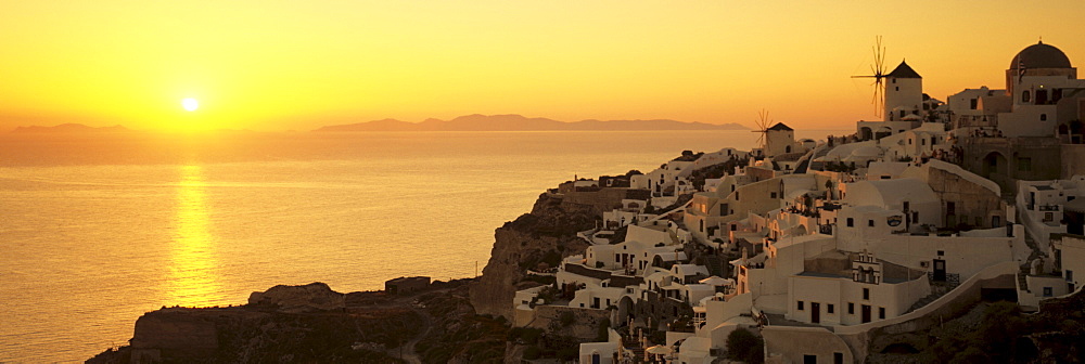 Oia at sunset, Santorini, Cyclades, Greece, Europe