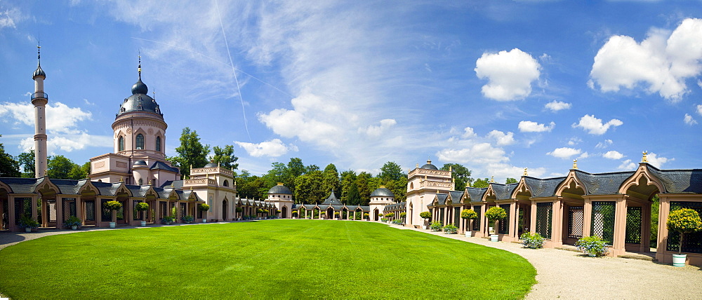 Mosque and prayer walk, Schloss Schwetzingen or Schwetzingen Castle palace gardens, Schwetzingen, Baden-Wuerttemberg, Germany, Europe