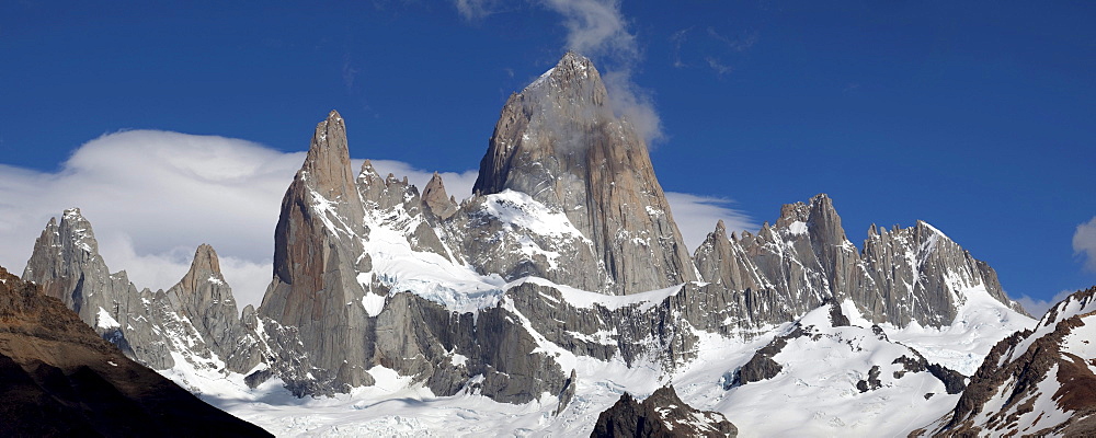 Monte Fitz Roy massif, also known as Cerro Chalten, Cerro Fitz Roy, or Mount Fitz Roy, El Chalten, Patagonia, Santa Cruz, Argentina, South America