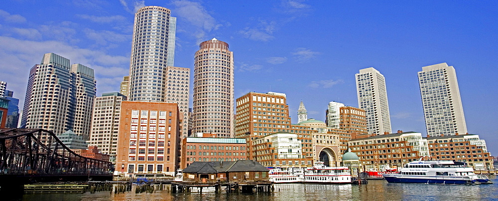 Skyline, Rowes Wharf, waterfront, Boston, Massachusetts, New England, USA