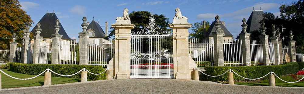 Chateau Beycheville, gate, famous vineyard, Medoc, Aquitaine, France, Europe