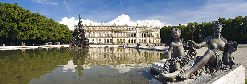 Herrenchiemsee Palace, statues beside a pond, Herreninsel, Gentleman's Island, Lake Chiemsee, Chiemgau, Upper Bavaria, Germany, Europe