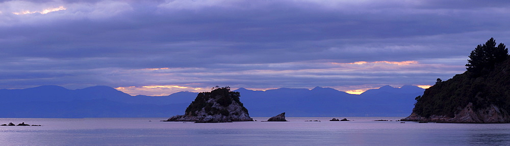 Sunrise at Kaiteriteri Beach, New Zealand