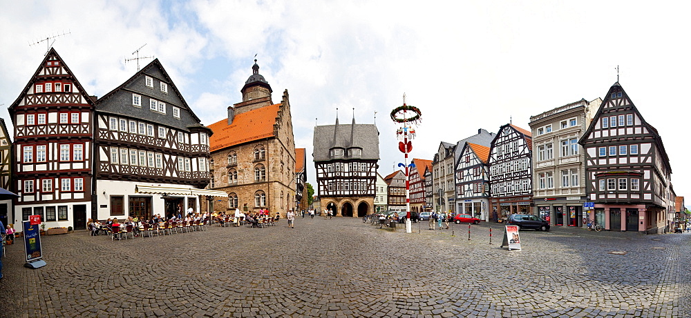 Alsfeld marketplace with the town hall, the Sumpf house and the wine house, historic town, Alsfeld, Hesse, Germany, Europe