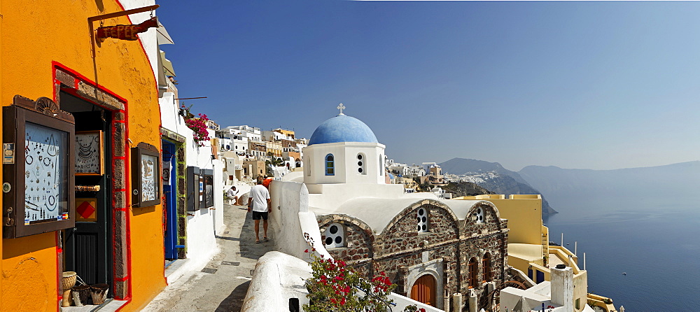 The village of Oia with his typical cycladic architecture, Oia, Santorini, Greece