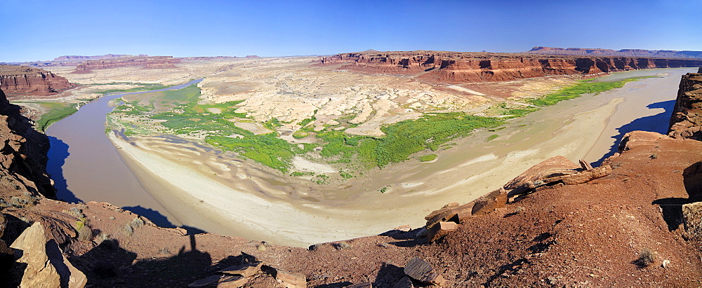 View from the Hite lookout point over the Glen Canyon National Recreation Area , Colorado Plateau, Utah, USA