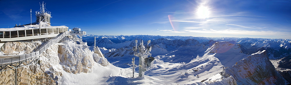 Zugspitze, Germany's highest mountain, the German weather station (DWD) and skiing area, on the border between Germany and Austria, Europe