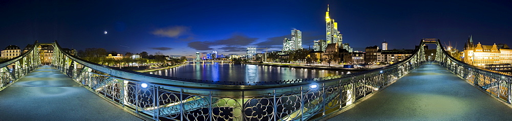 360-degree panoramic view of Frankfurt's skyline and pedestrian bridge "Eiserner Steg", Frankfurt, Hesse, Germany