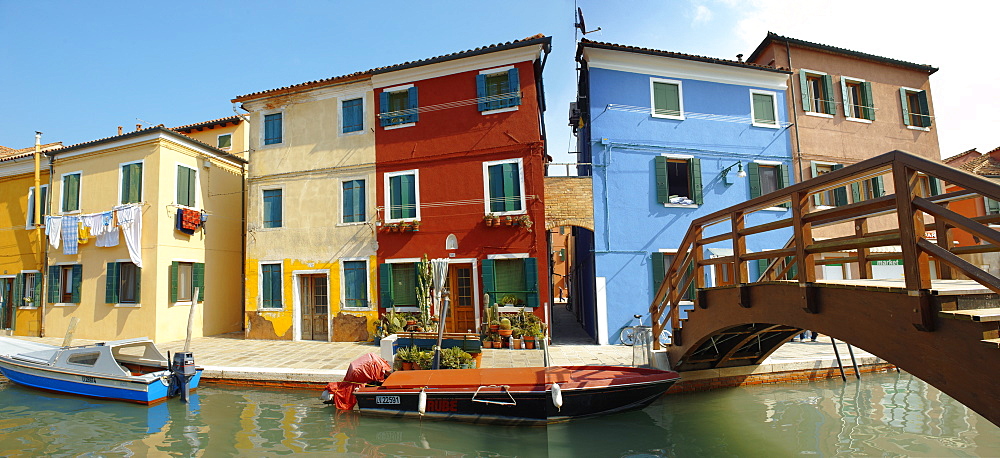 Colorful houses, Fondementi Pontinella Destro, Burano, Venice, Italy, Europe