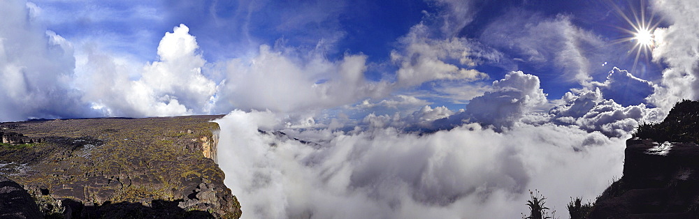 Panoramic view from the highest point on the plateau of Roraima table mountain, border triangle, Brazil, Venezuela, Guyana, South America