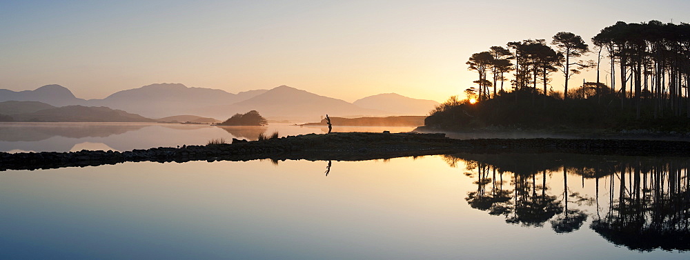 Derryclare Lough at dawn, Connemara, County Galway, Connacht, Republic of Ireland, Europe 