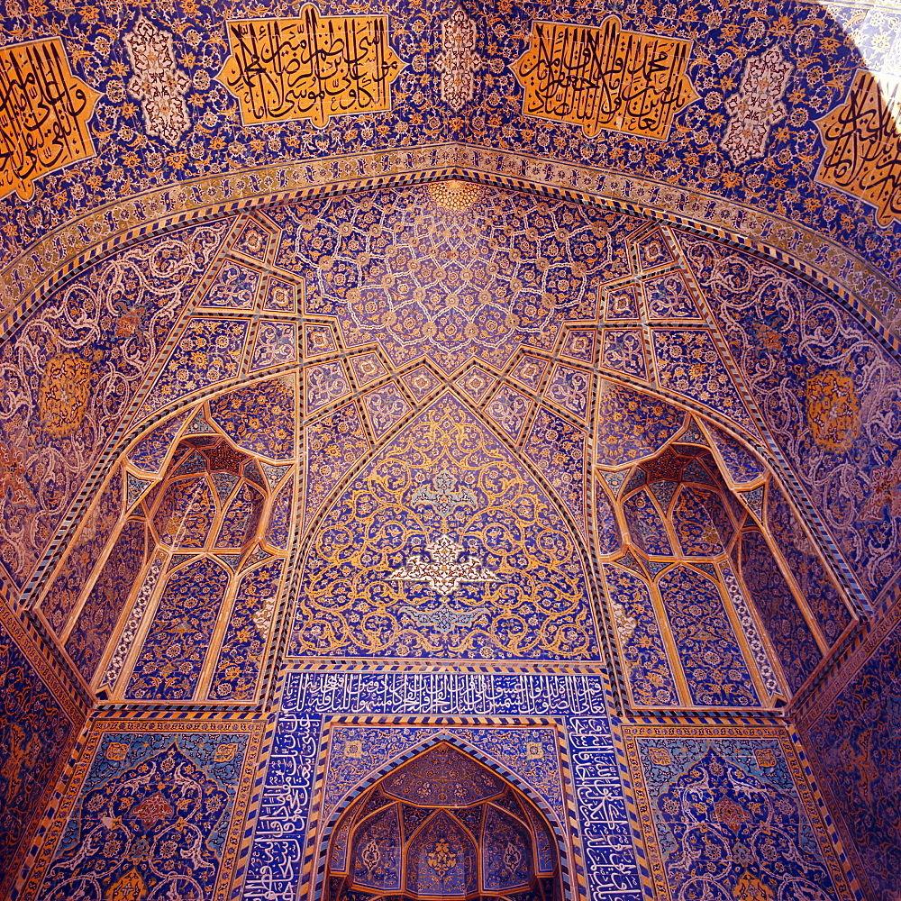 Interior of the Masjide E Iman Mosque, (formerly the Shah Mosque), Isfahan, Iran, Middle East 