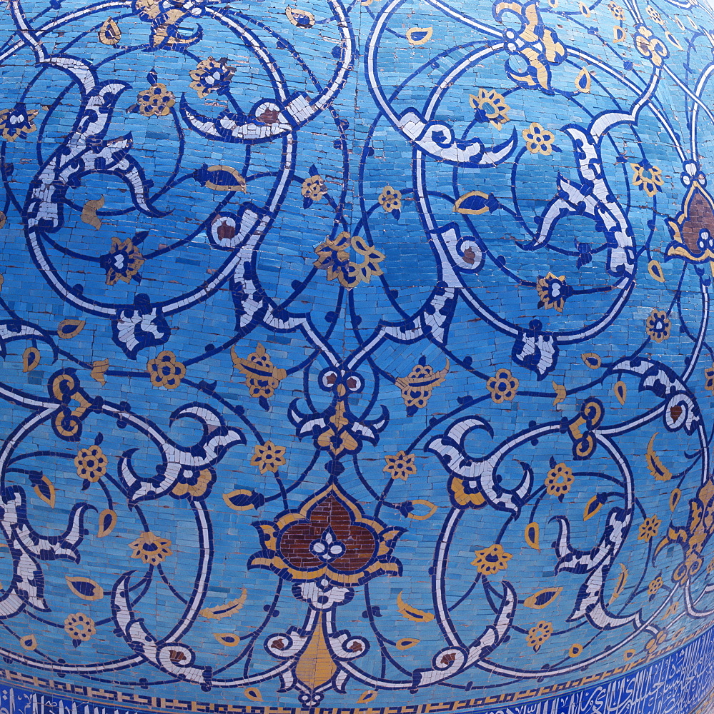 Detail of the dome of the Madrasah-ye Chahar Bagh, formerly the Theological College of the Mother of the Shah, Isfahan, Iran, Middle East