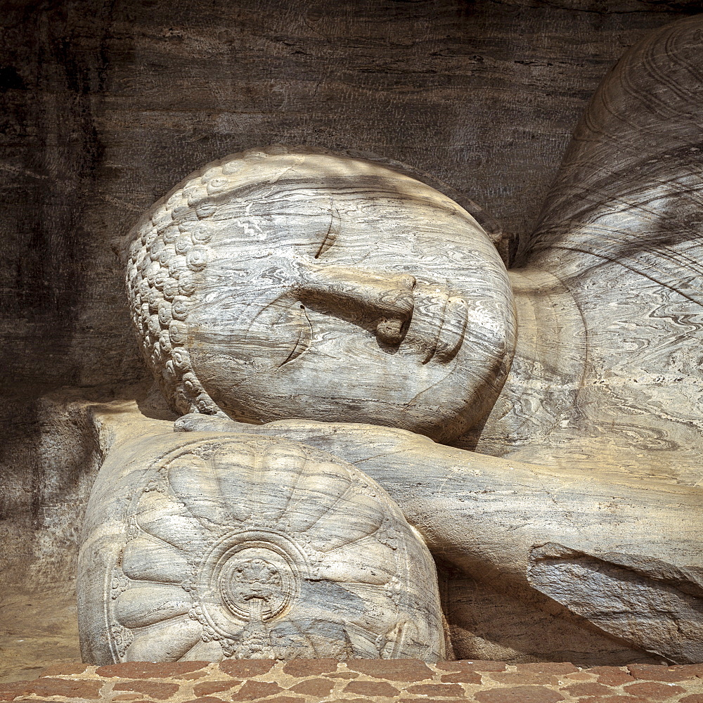 Reclining Buddha, Gal Vihara, Polonnaruwa, UNESCO World Heritage Site, Sri Lanka, Asia 