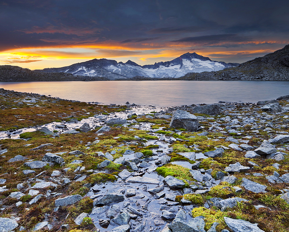 Lake Schwarzhornsee and Hochalmspitze at sun rise, Hohe Tauern National Park, Carinthia, Austria, Europe