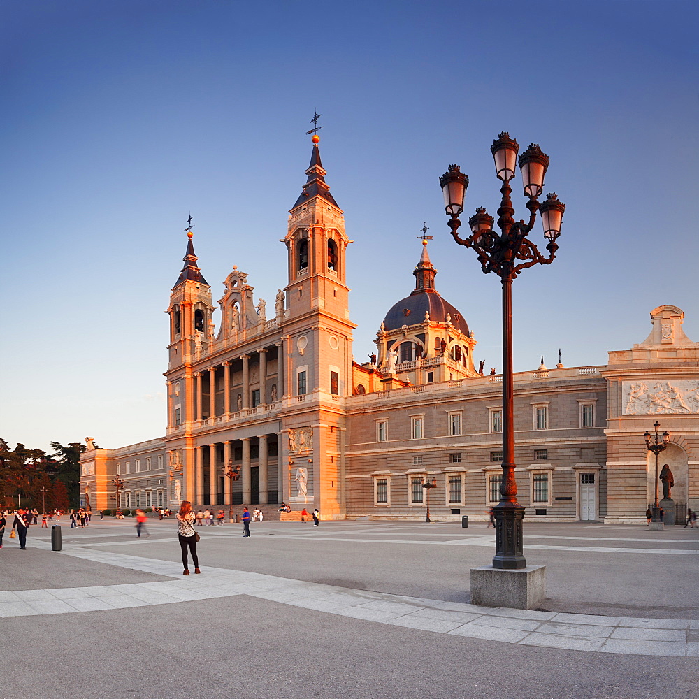 Almudena Cathedral (Santa Maria la Real de La Almudena), Plaza de la Armeria, Madrid, Spain, Europe