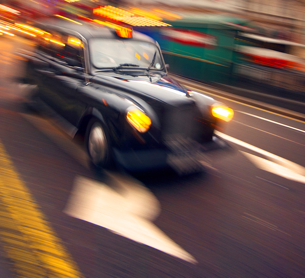 Traditional black taxi, London, England, United Kingdom, Europe