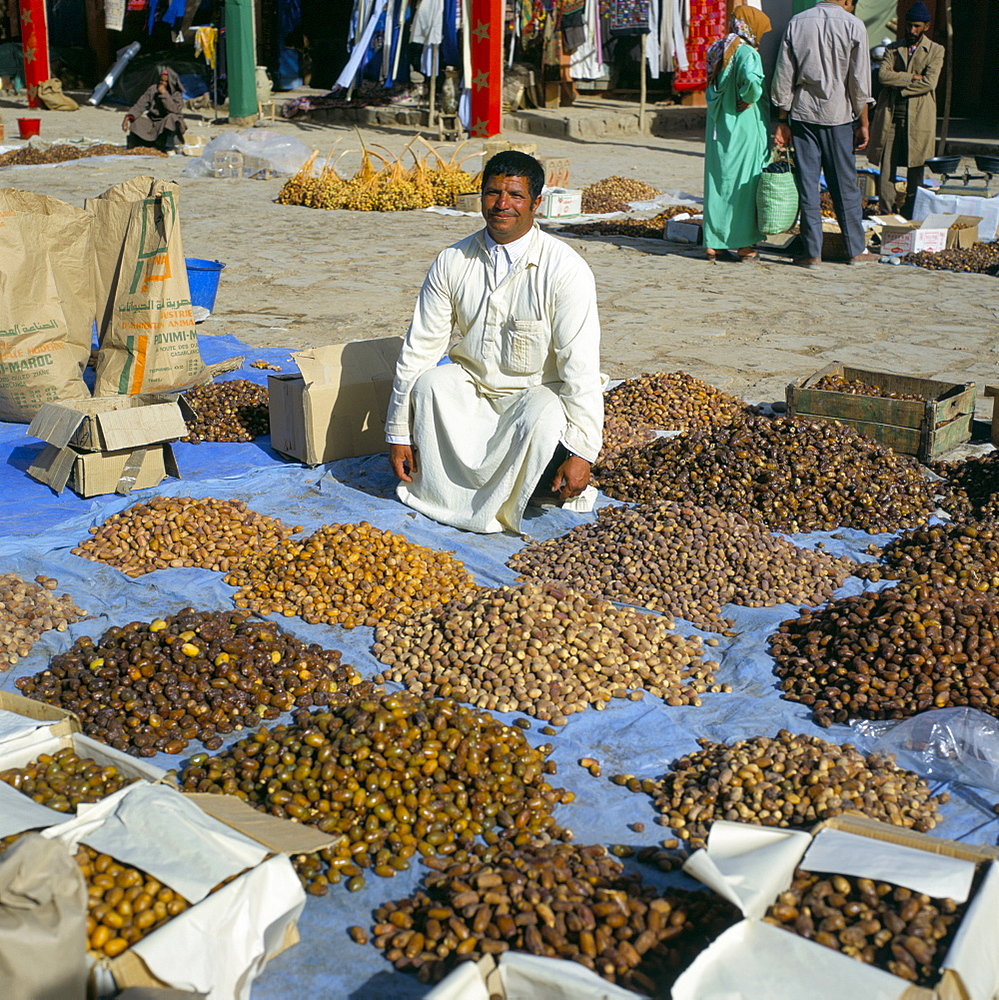 Man selling dates at the market, Erfoud, Morocco, North Africa, Africa