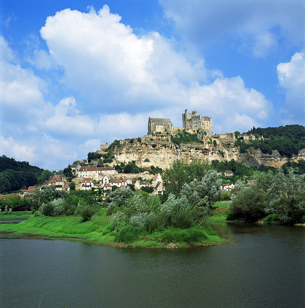 La Roque Gageac, Dordogne Valley, Aquitaine, France, Europe