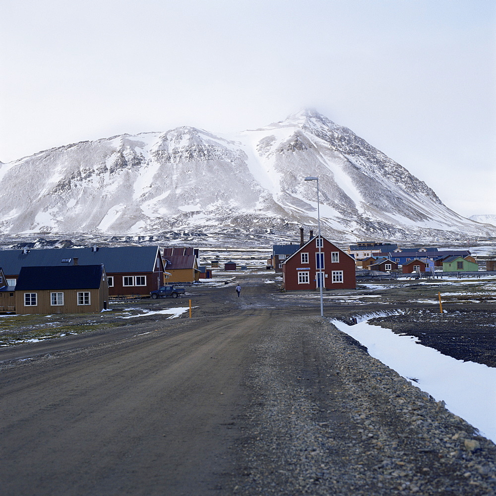 Ny Alesund, Spitsbergen, the world's most northly settlement, Norway, Scandinavia, Europe