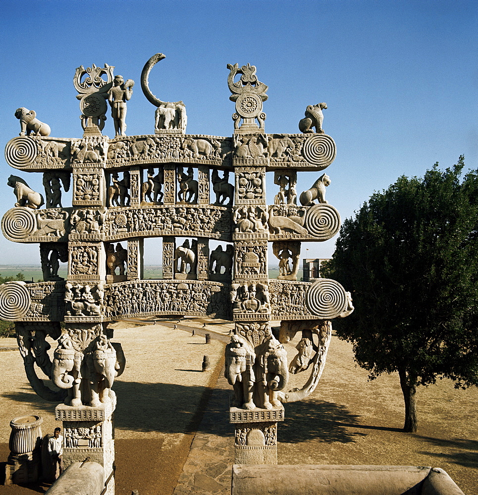 Torana, the North Gate, Sanchi, UNESCO World Heritage Site, Madhya Pradesh, India, Asia