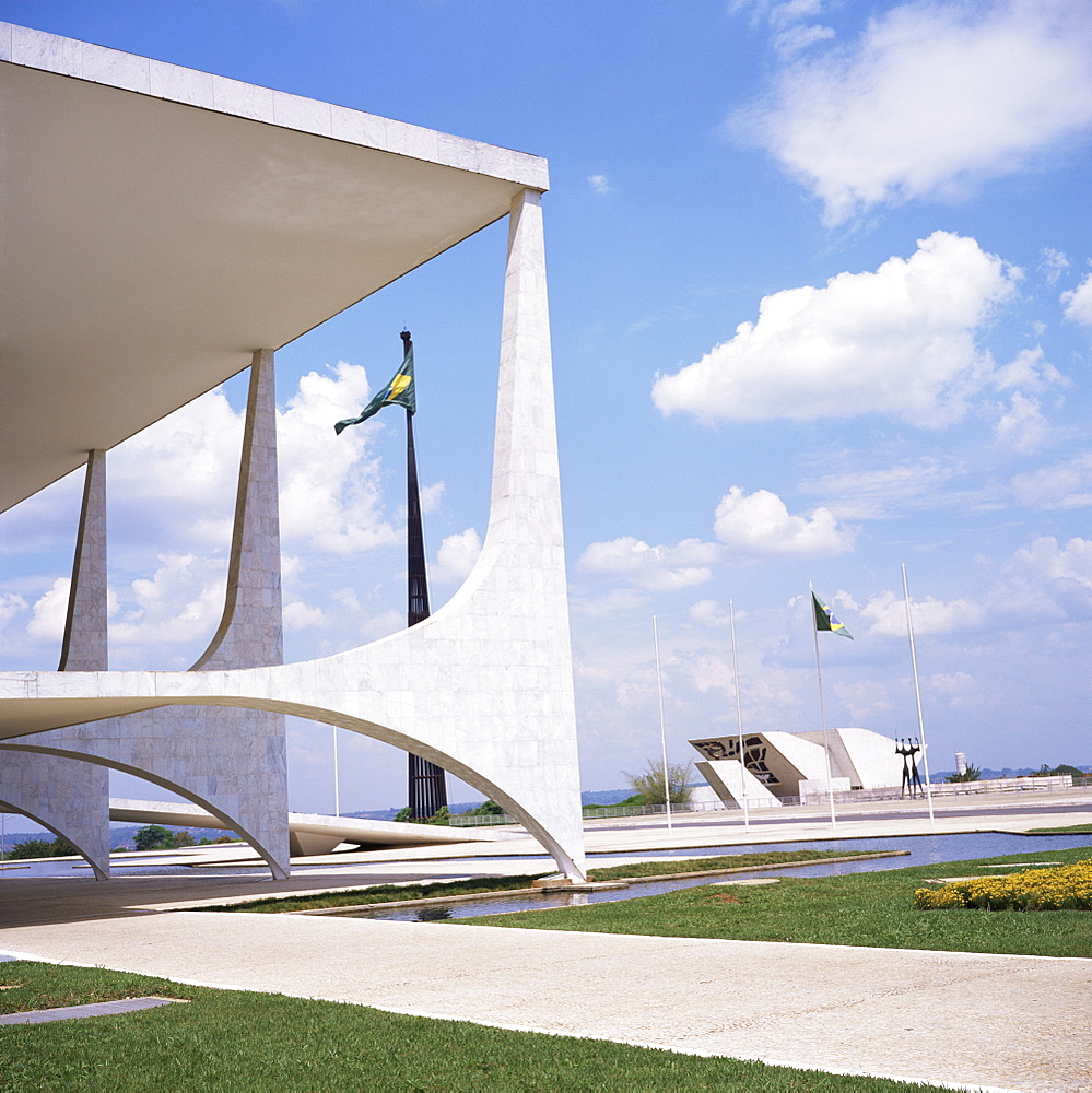 Palacio do Planalto in foreground, Brasilia, UNESCO World Heritage Site, Brazil, South America