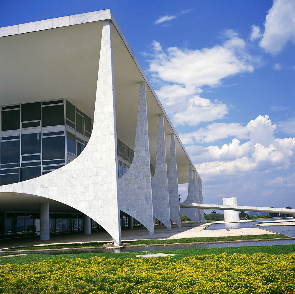 The exterior of the modern Palacio do Planalto in Brasilia, UNESCO World Heritage Site, Brazil, South America