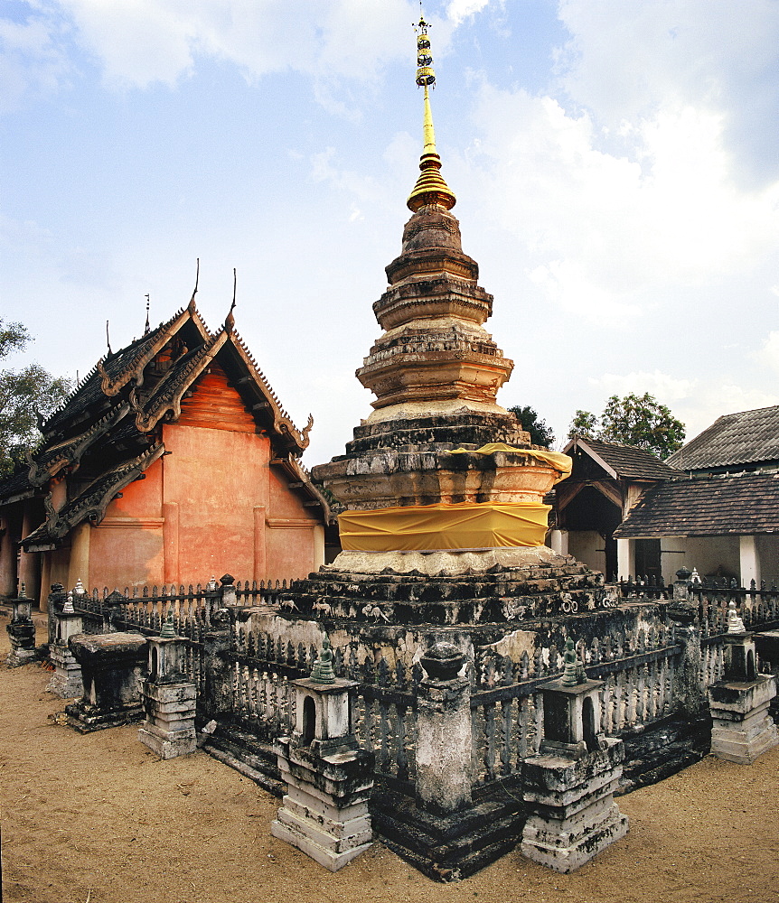 Lanna style Stupa and Viharn at Wat Lai Hin, Lampang, Thailand, Southeast Asia, Asia