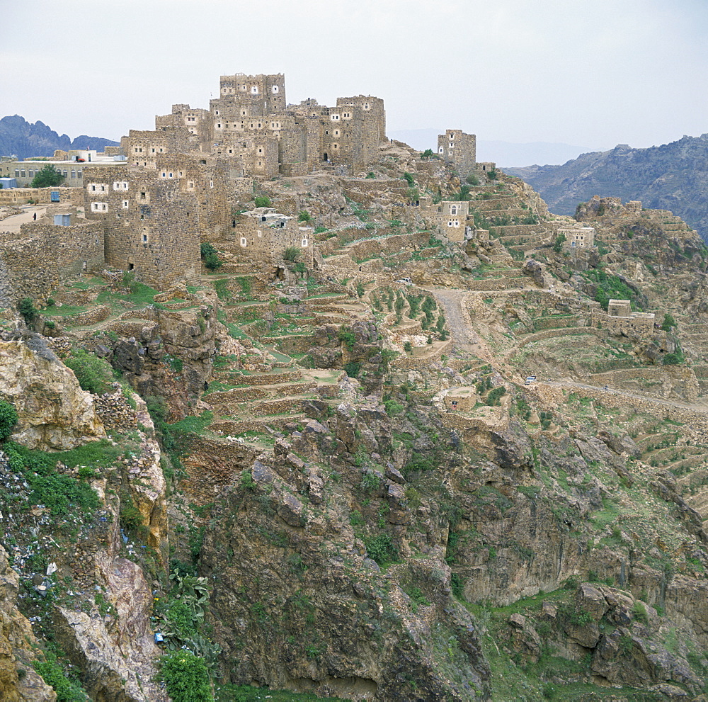 Mountain fortress village and terraced fields, Shahara, Yemen, Arabia, Middle East