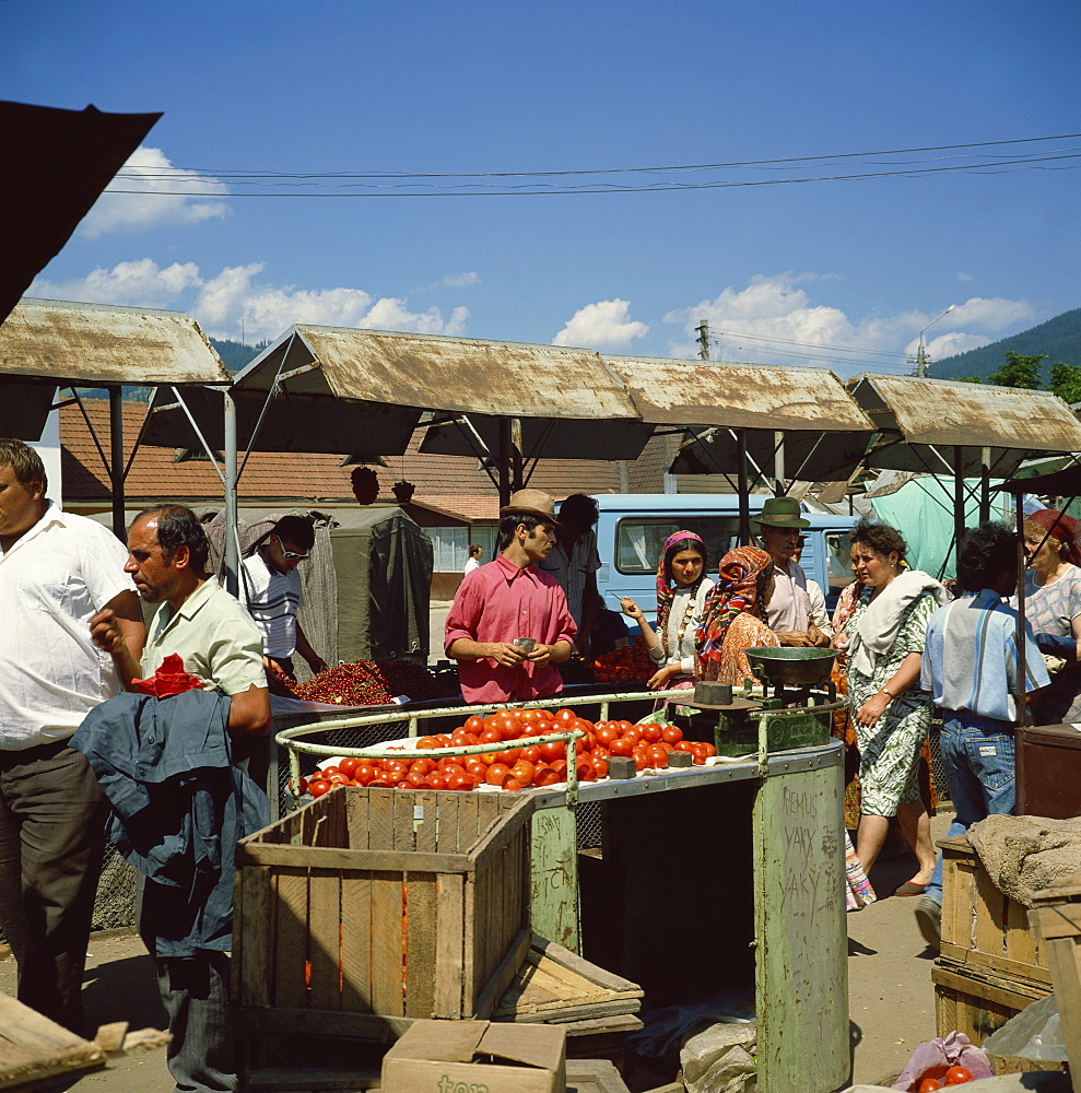 Open air food market, Vatra Dornei, Moldavia, Romania, Europe