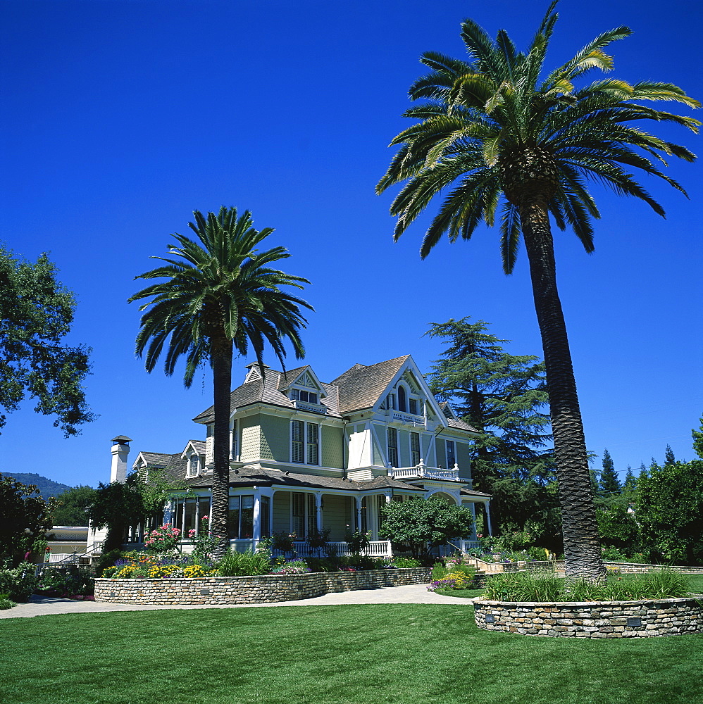 The house at the Sutter Home Winery, the sixth largest in the U.S.A., St. Helena, Napa Valley, California, United States of America, North America